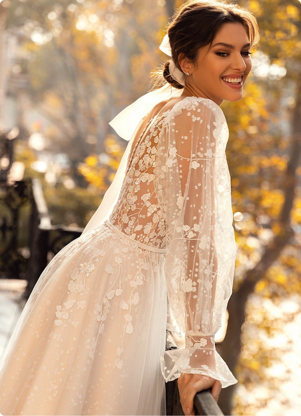 Dazzling Strapless Ball-Skirt Taffeta Wedding Gown