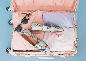 Indispensable sets for girls on outings