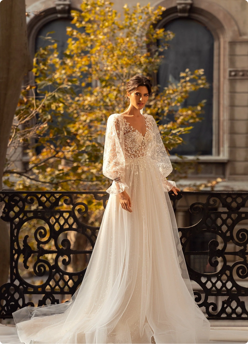 Dazzling Strapless Ball-Skirt Taffeta Wedding Gown