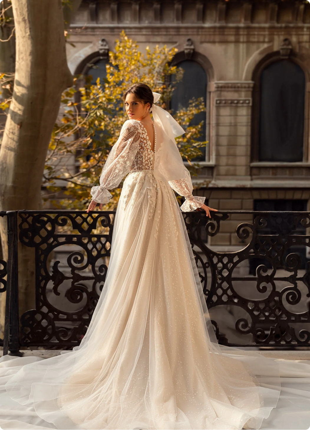 Dazzling Strapless Ball-Skirt Taffeta Wedding Gown