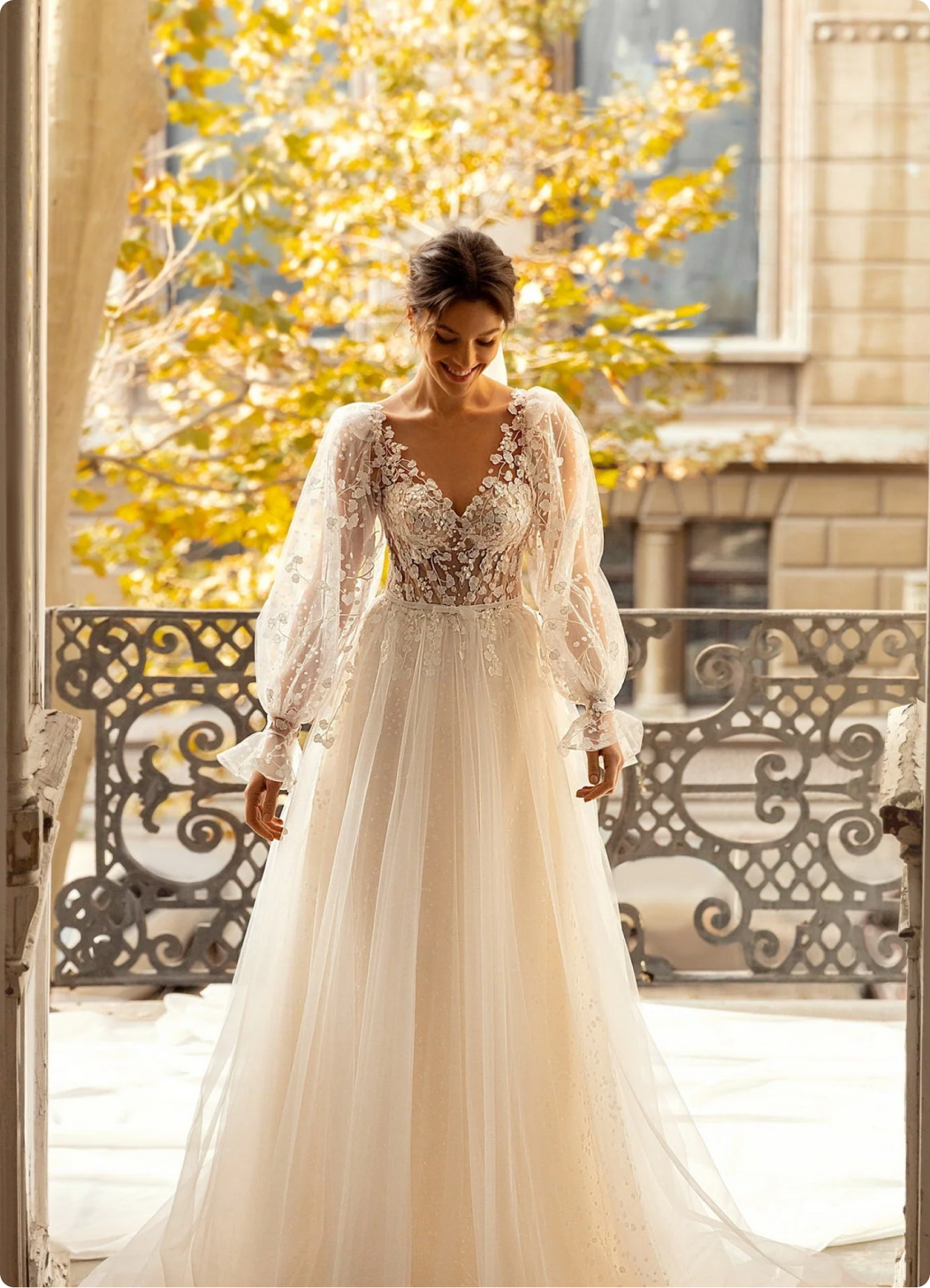 Dazzling Strapless Ball-Skirt Taffeta Wedding Gown