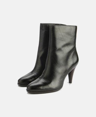 Plain Leather Boot